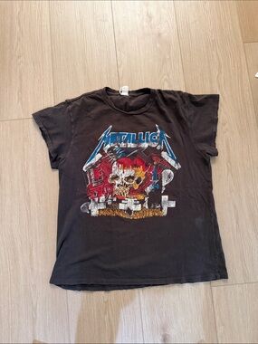 MadeWorn Black Metallica Skull Graphic Tee
